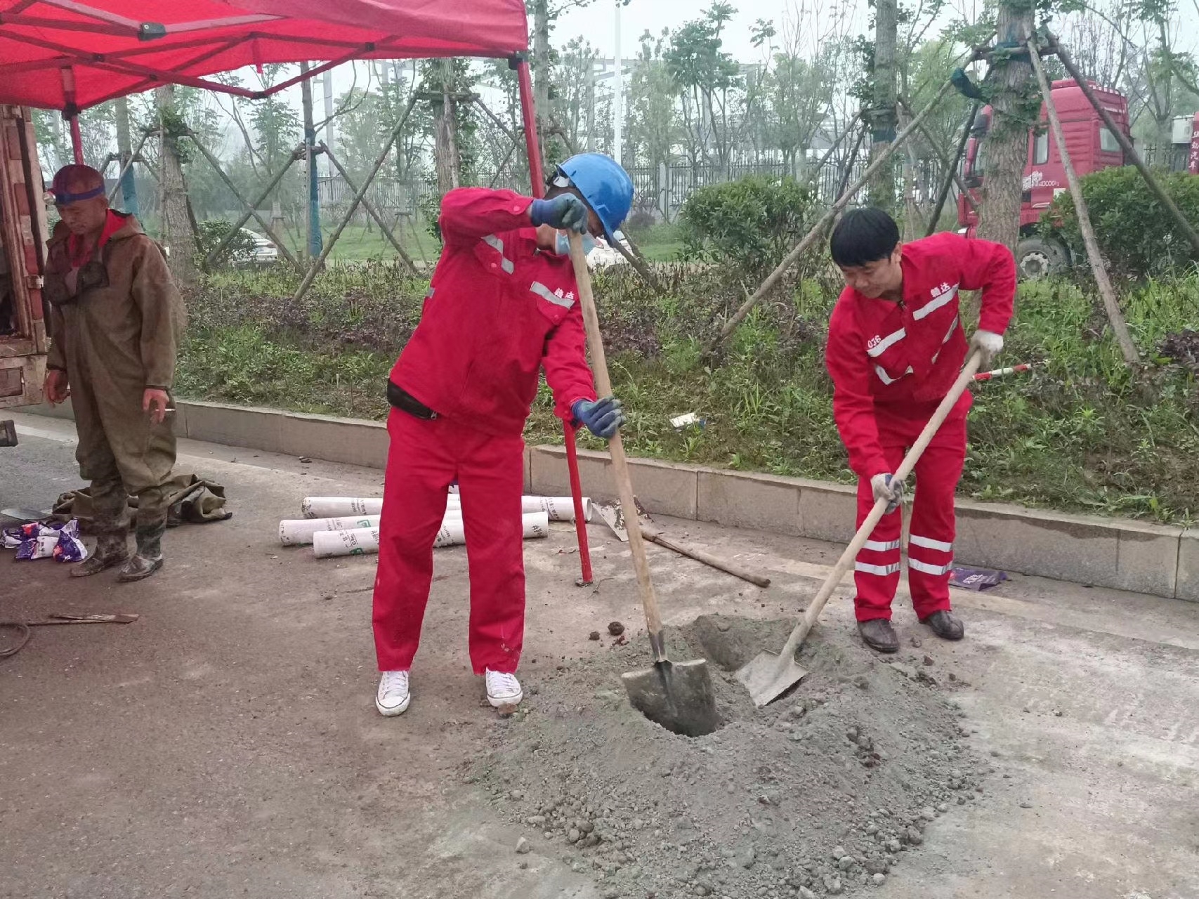 通许管道疏通哪家好】及时进行市政管道清淤